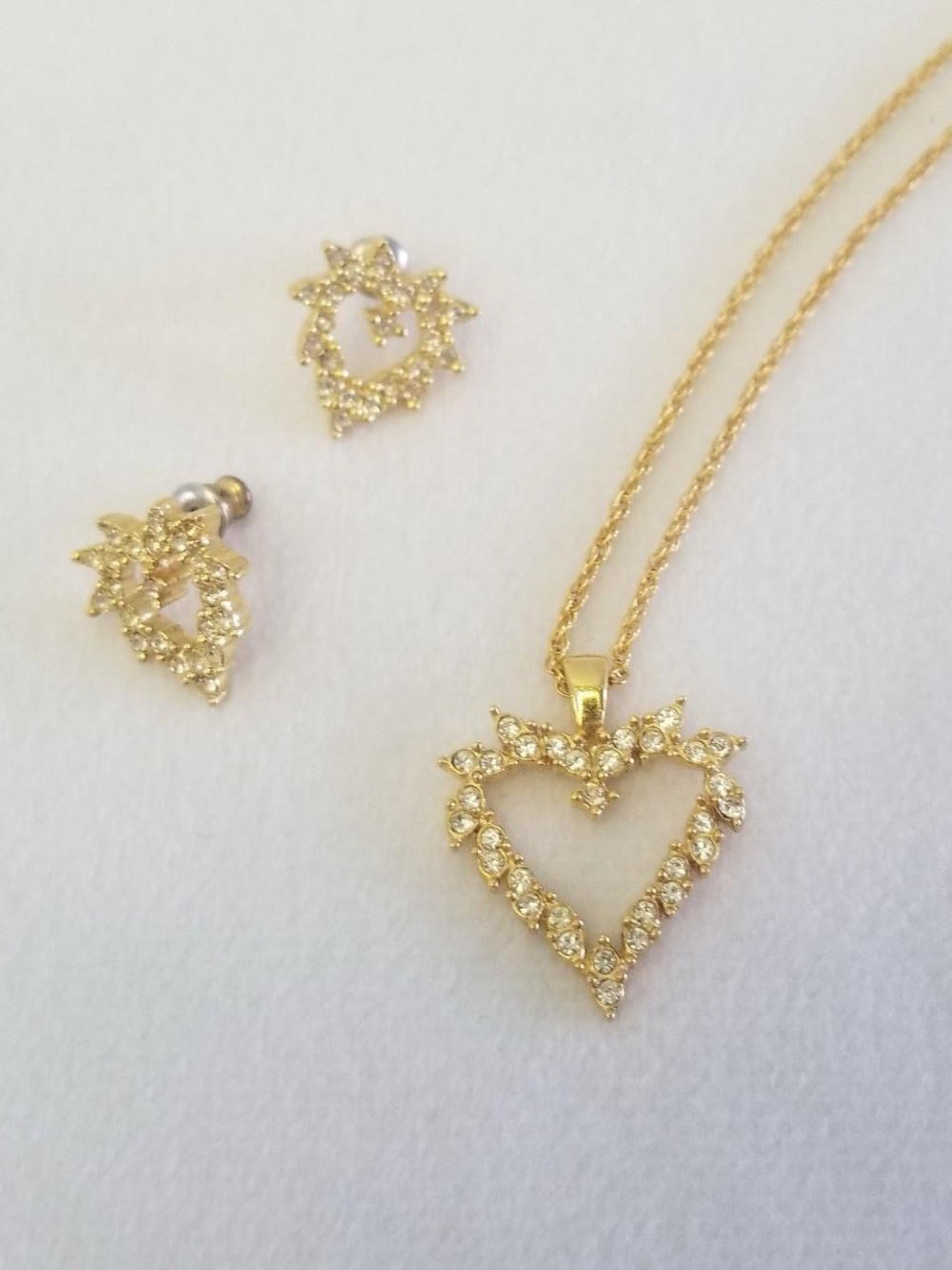 1970s Gold Toned Rhinestone Heart Jewelry Set
